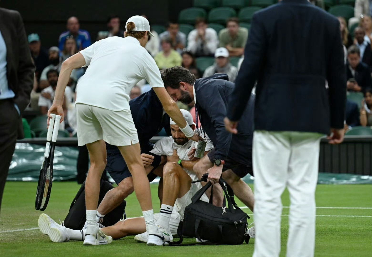 德国杯关键时刻走向成谜，托特纳姆豪取连胜，话题不断，更衣室氛围转暖(托马的邀约事件详细攻略)-九游体育